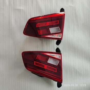 3G5 945 093 F - 3G5 945 094 F STOP LIGHT - TAIL LIGHT